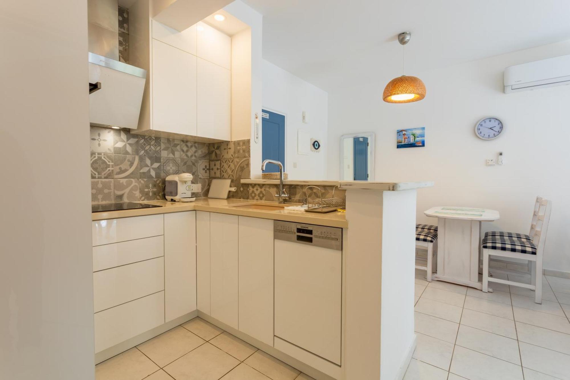 Regina Gardens Lovely Apartment Paphos Exterior photo