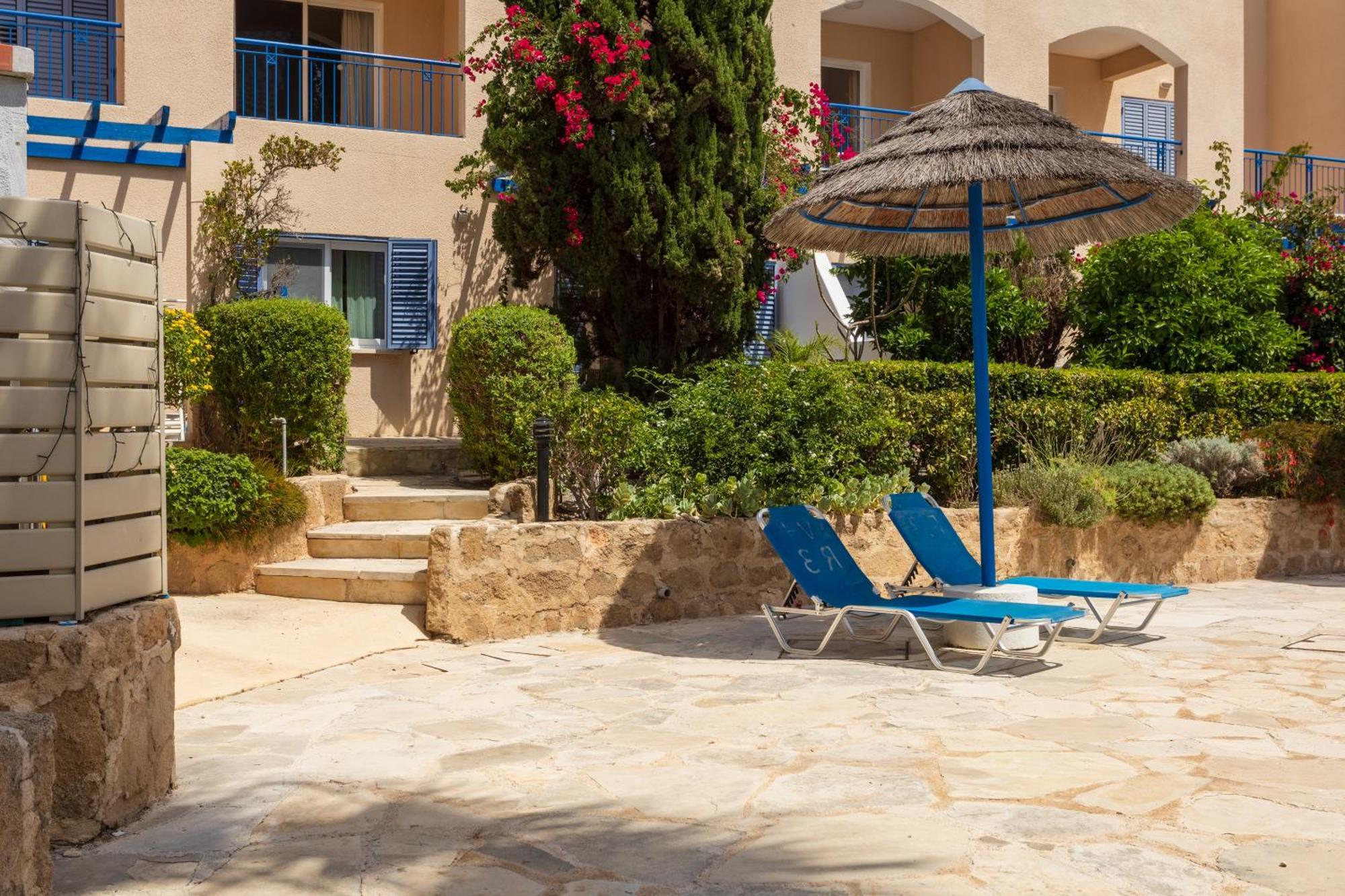 Regina Gardens Lovely Apartment Paphos Exterior photo