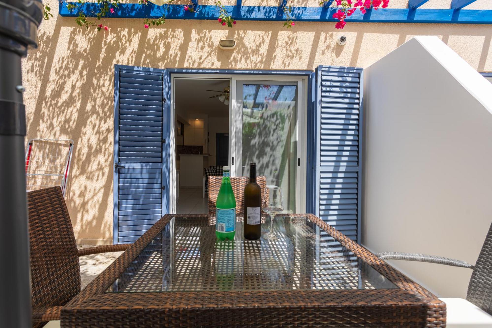 Regina Gardens Lovely Apartment Paphos Exterior photo