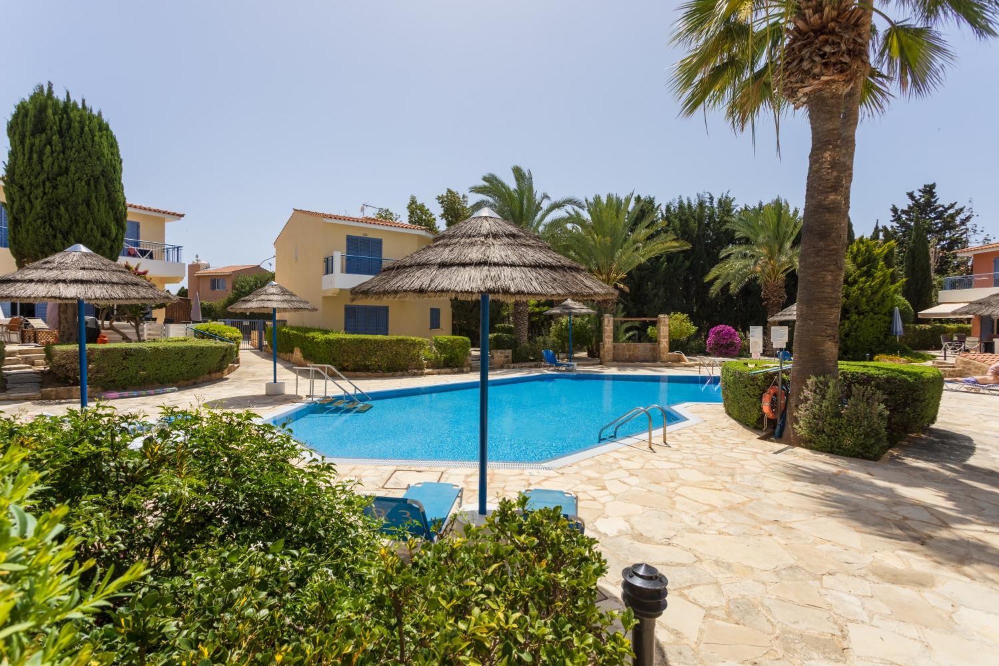 Regina Gardens Lovely Apartment Paphos Exterior photo