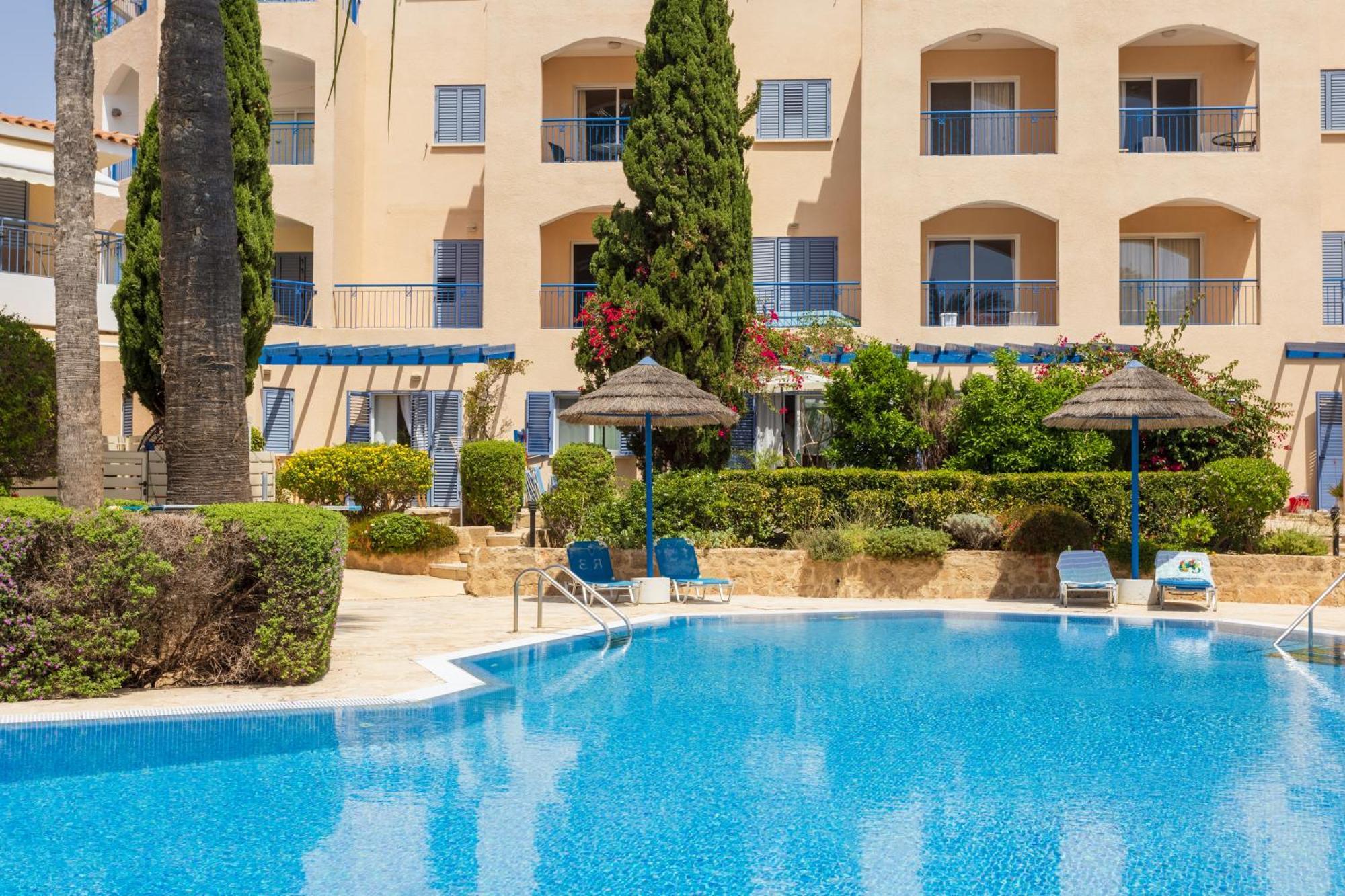 Regina Gardens Lovely Apartment Paphos Exterior photo