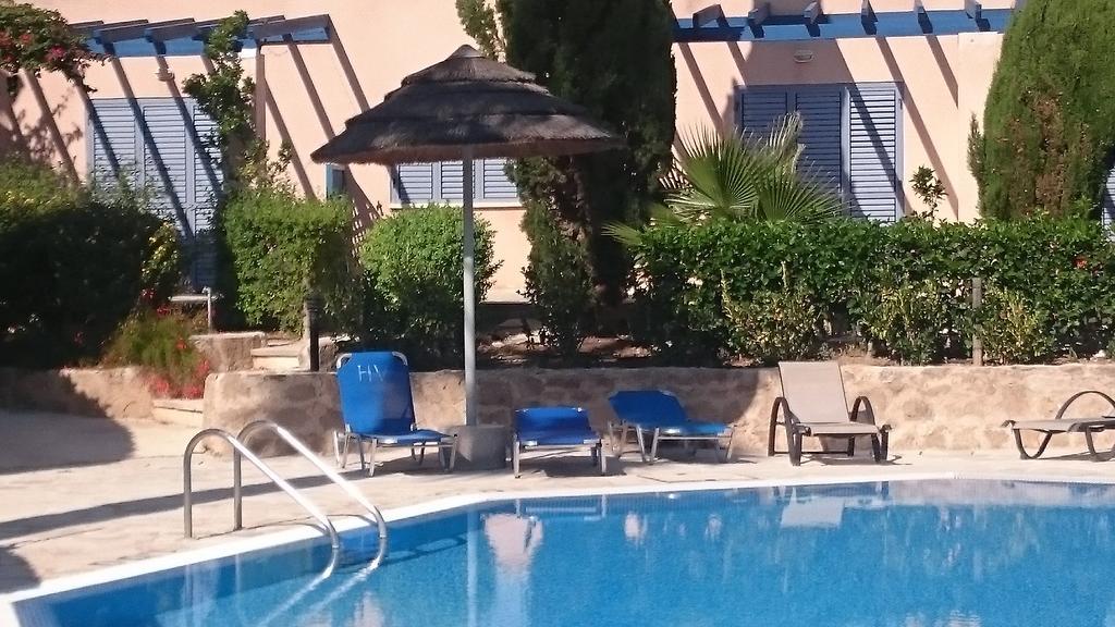 Regina Gardens Lovely Apartment Paphos Exterior photo