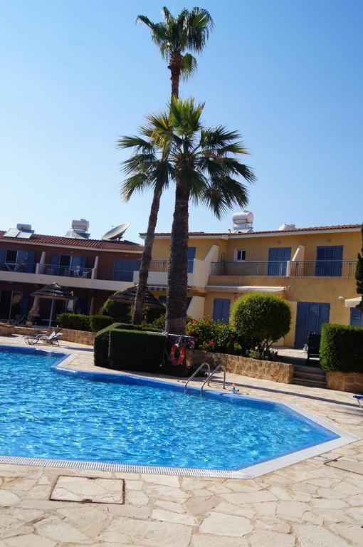Regina Gardens Lovely Apartment Paphos Exterior photo
