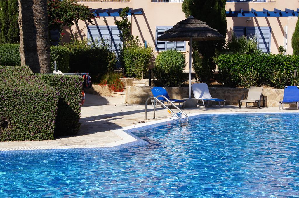 Regina Gardens Lovely Apartment Paphos Exterior photo